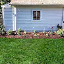 Comprehensive-Lawn-Care-Program-Thoughtfully-Selected-Landscape-Plantings 1